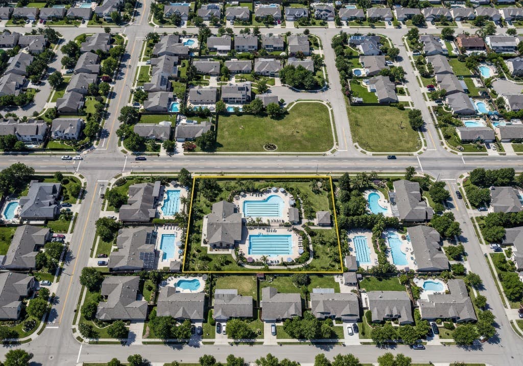 Residential neighborhood with mature trees near Burbank, Washington
